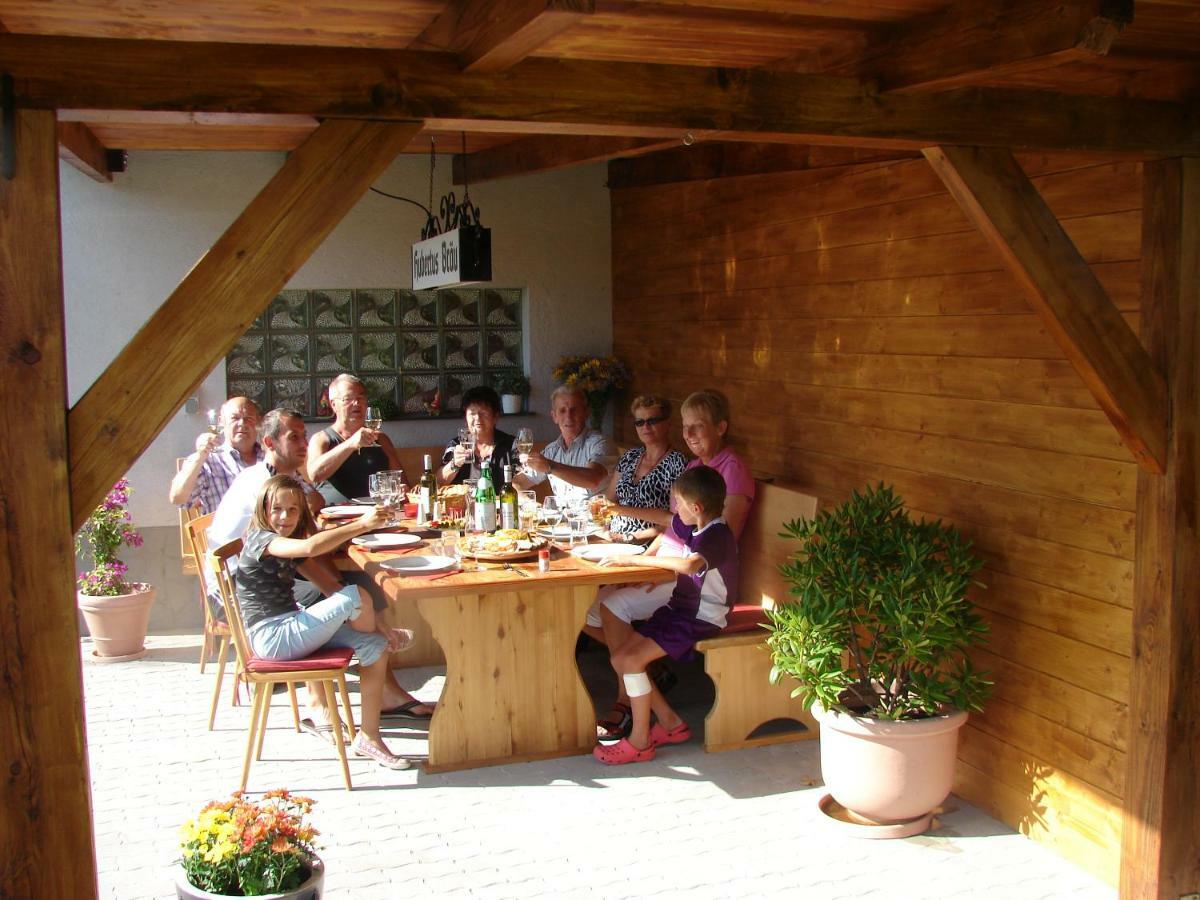 Appartementhaus Thermeneck Laa an der Thaya Esterno foto
